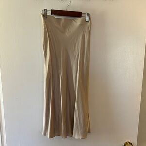 Quince 100% silk skirt in champagne